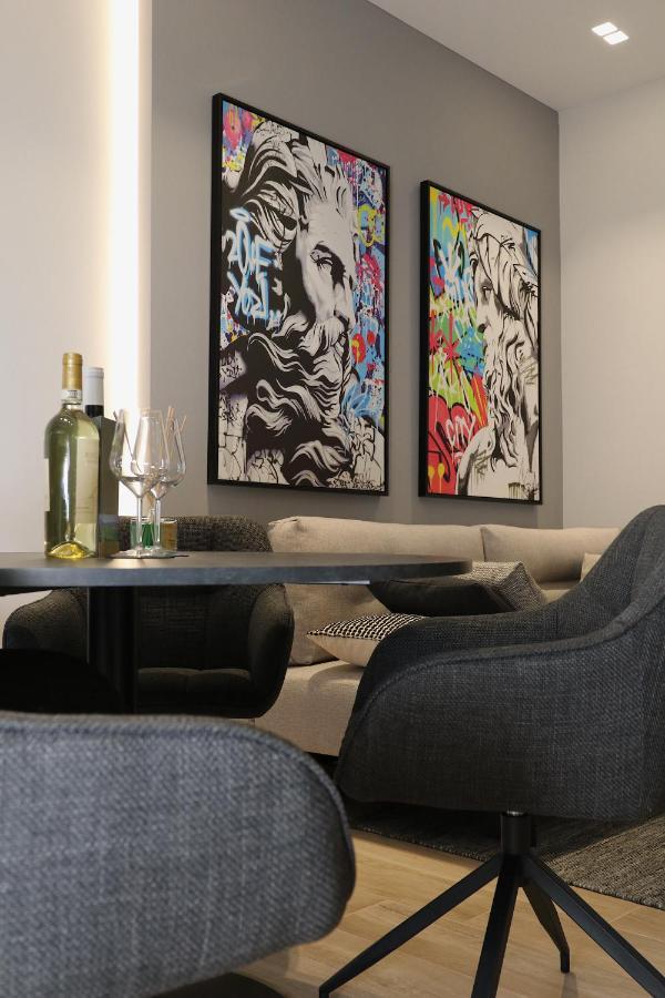 Renovated & Fully Equipped-Luxurious-2Room Fontana Suite, It Just Doesn'T Get Any Better! Olbia Exteriér fotografie